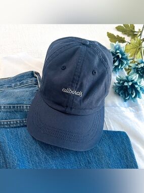 Allbirds cotton hat.